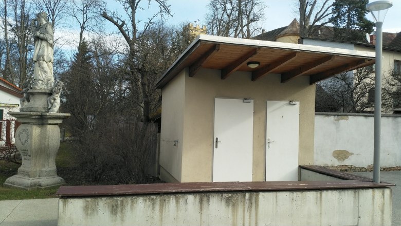 Doctor Rudolf Kraus-Platz public toilet, &copy; Matthias R. Wurth
