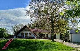 Cozy wine tavern terrace at the Puhr winery, &copy; Viktoria Puhr