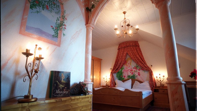 Sleeping Beauty room, &copy; Andreas Schmidt