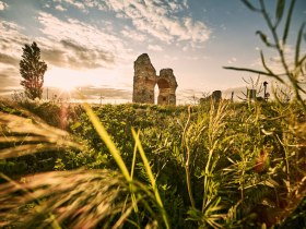 Heidentor Petronell-Carnuntum, &copy; Donau Nieder&ouml;sterreich - Tourismusb&uuml;ro Carnuntum-Marchfeld