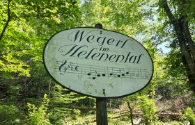 Cesta v &uacute;dol&iacute; Helenental, &copy; Wienerwald Tourismus / &copy;Klaus Lorenz