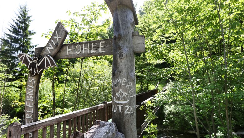 Navrhnutý s láskou – vstup do jaskyne Nixhöhle, © weinfranz.at