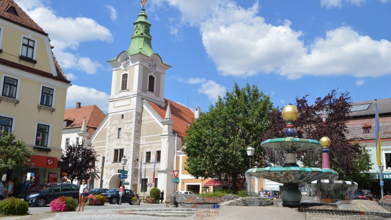 Old town hall with Hundertwasser fountain, &copy; Stadtgemeinde Zwettl
