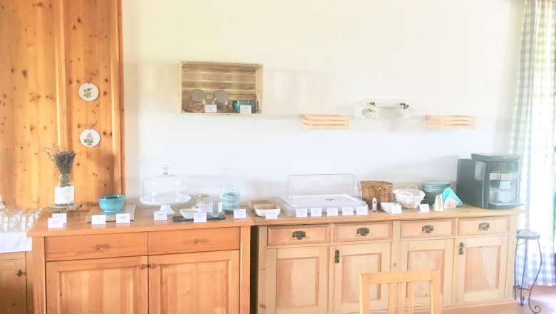 Breakfast buffet, &copy; Fam. Ritz