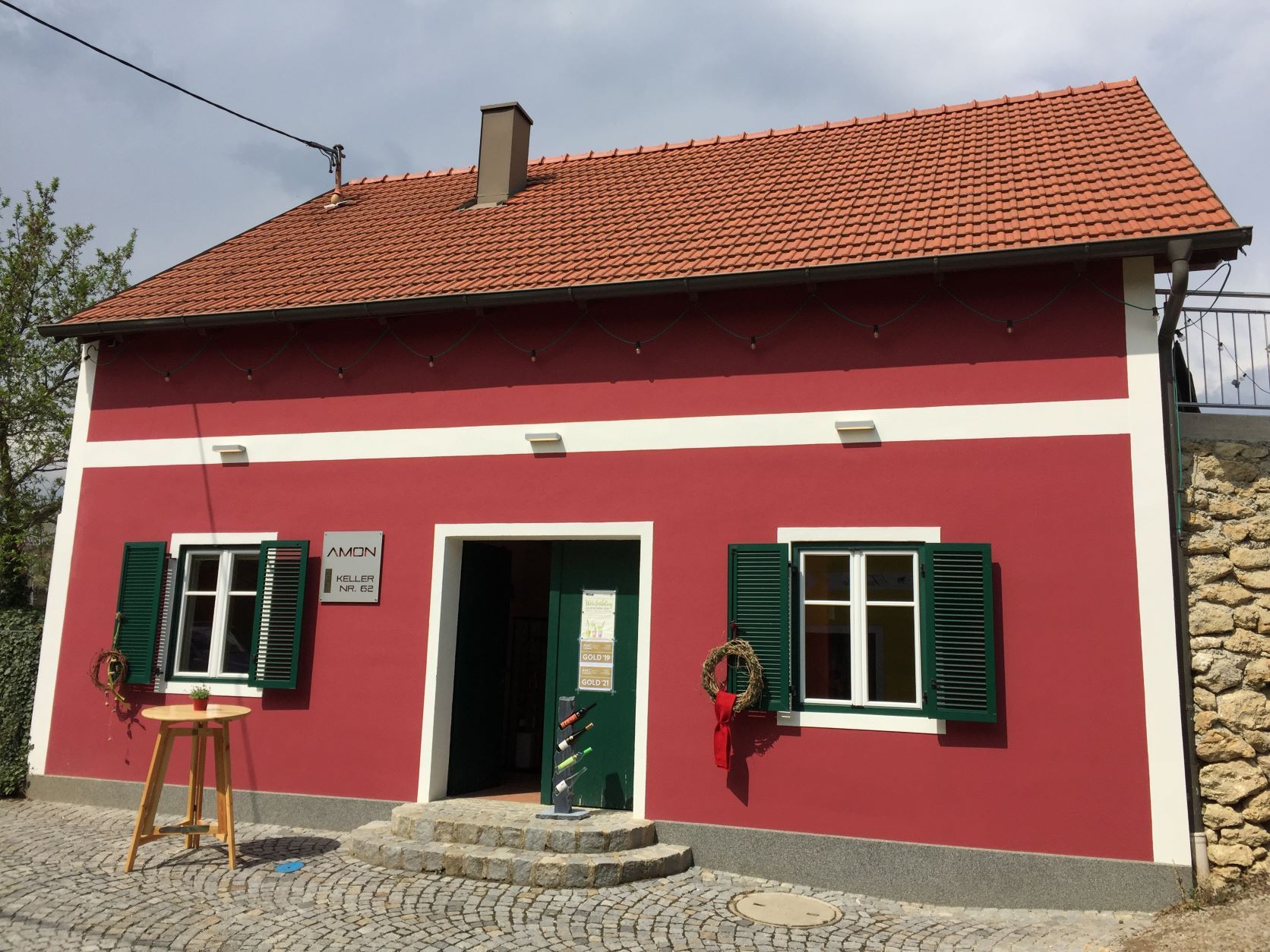 Vínna pivnica Amon family