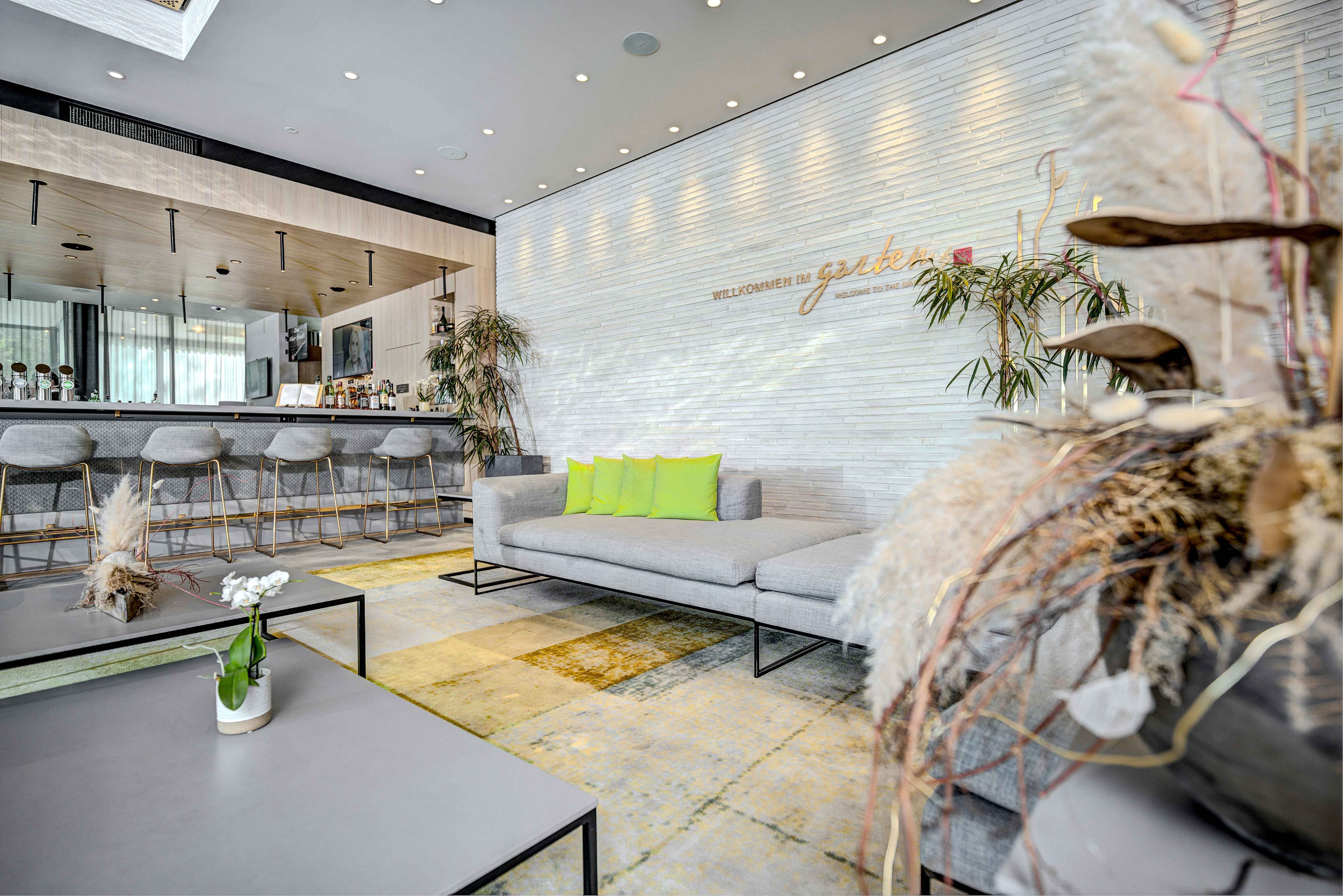 Hilton_Lobby