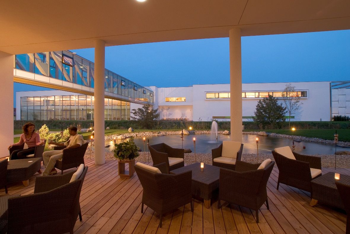 Salónik Terasa Therme Laa - Hotel & Spa