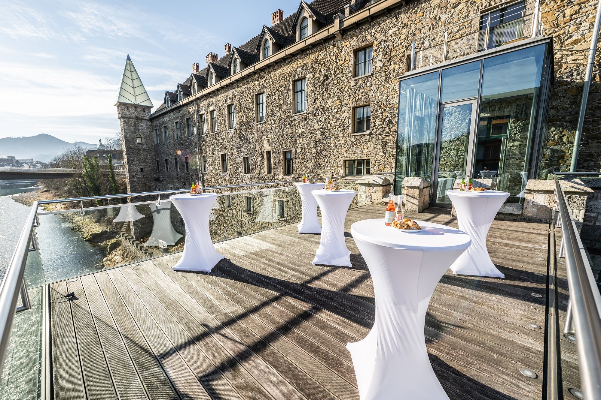 Schloss Rothschild_Seminar_Plattform_c_Dominik_Stixenberger