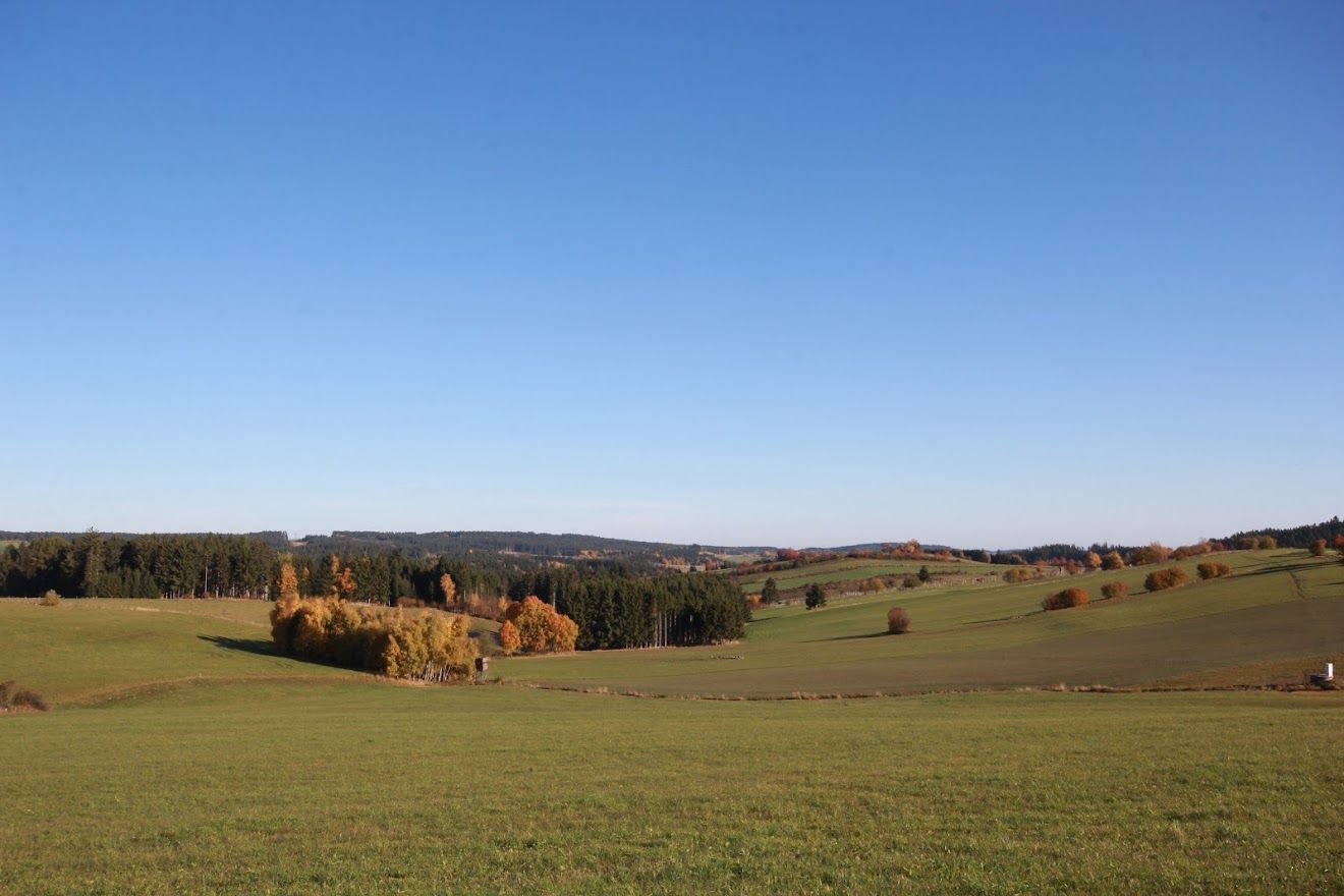 Zelené polia a kopce