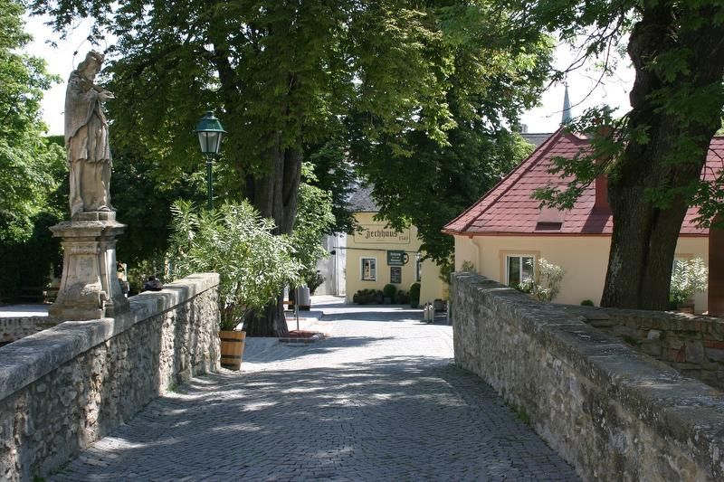 Most a prístup k vstupu do hradu
