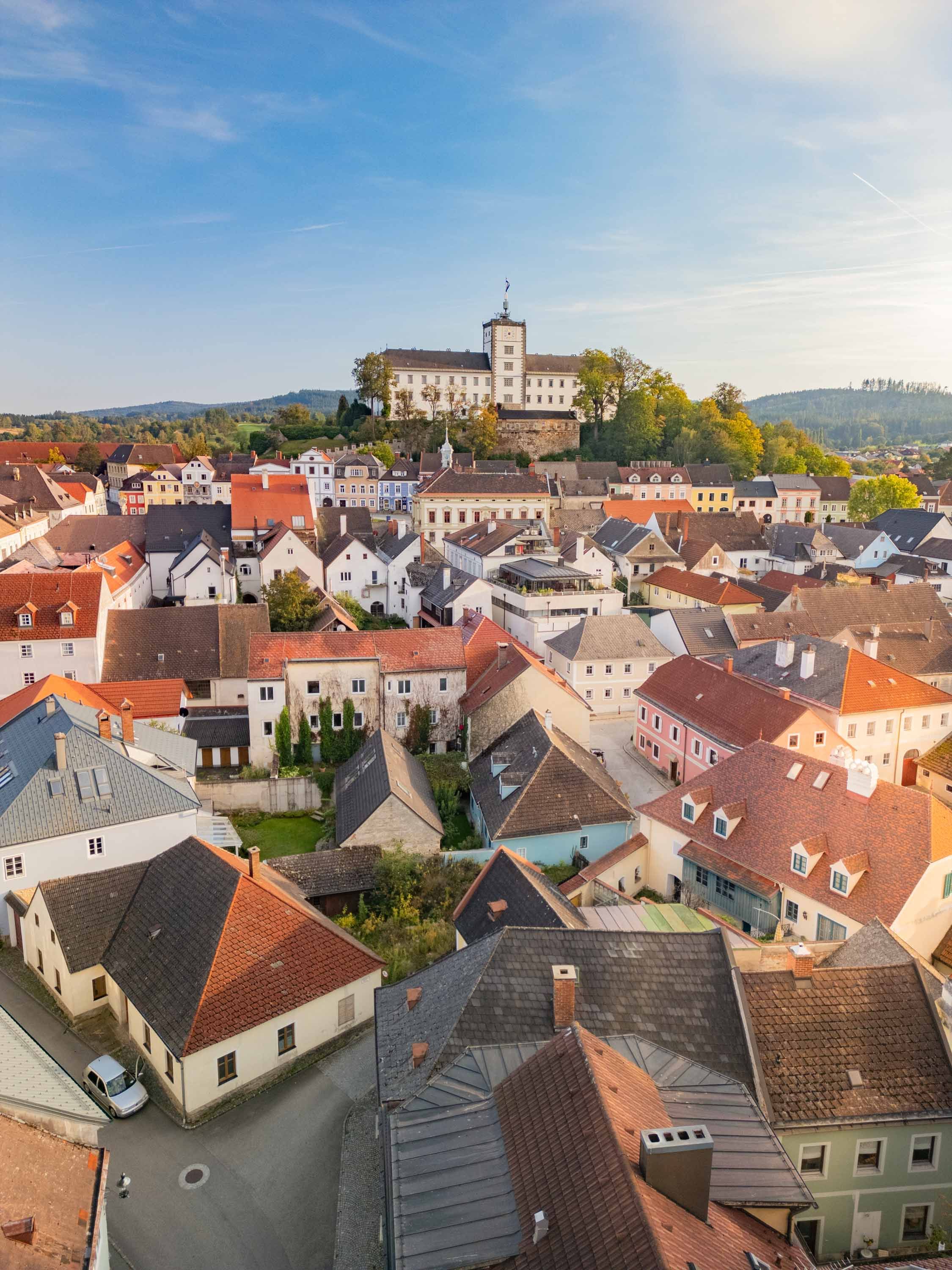 Hrad Weitra so starým mestom