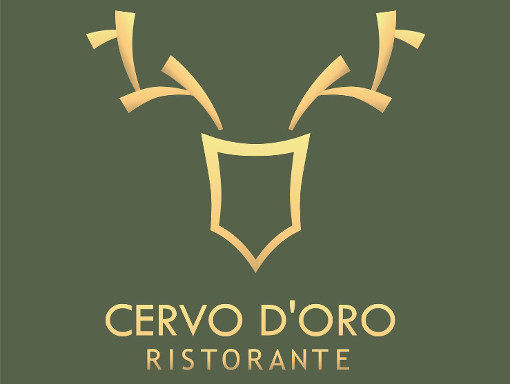 Logo reštaurácie Cervo D'oro so zlatými jeleními parohmi a nápisom na zelenom pozadí.