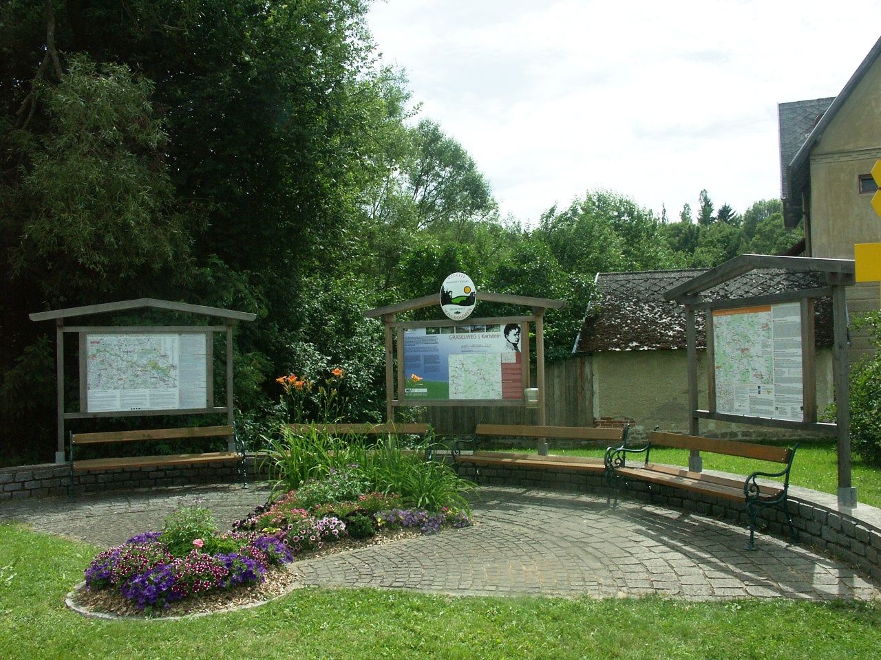 Okružná turistická trasa Karlstein