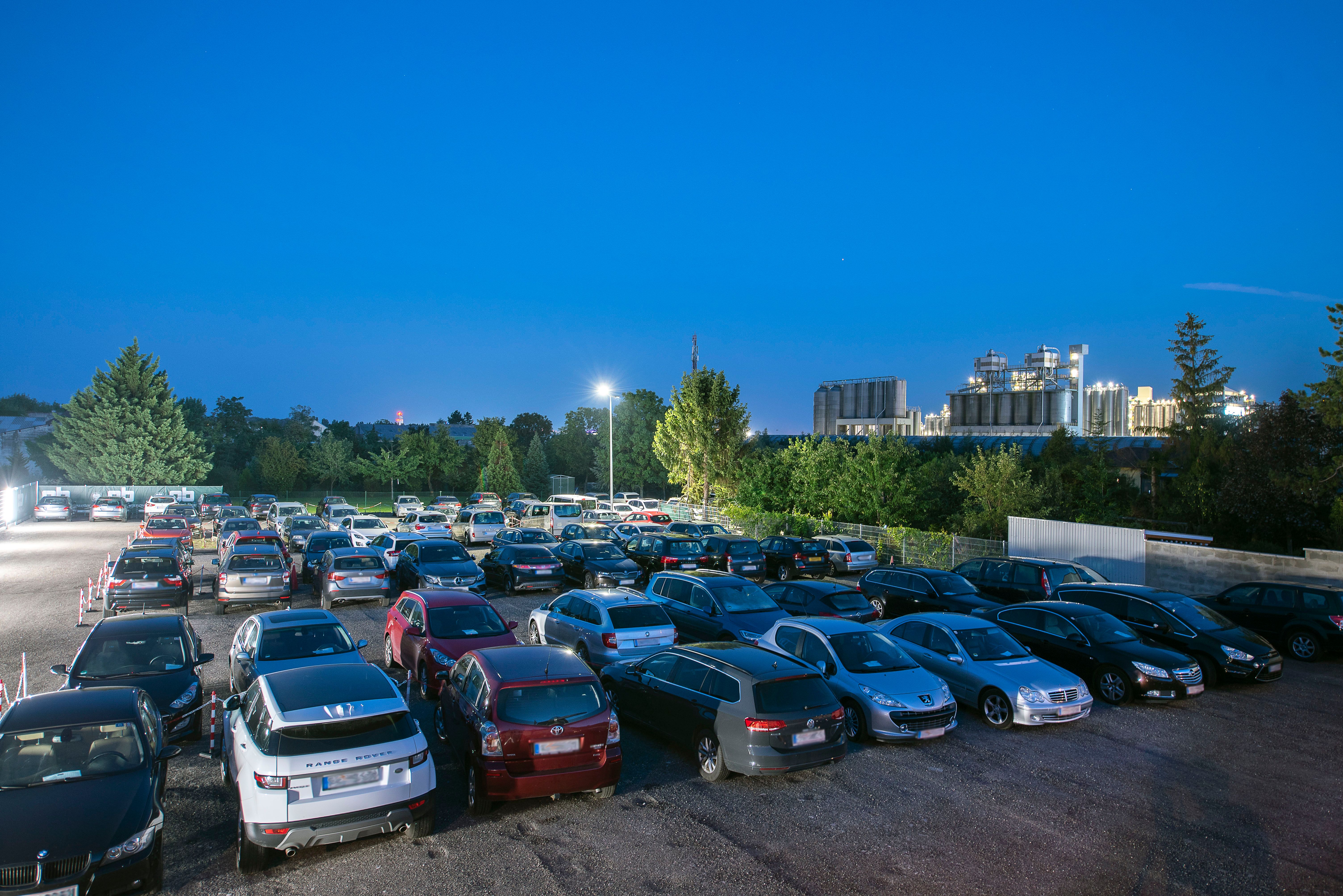 Park & Fly, parkovisko s autami na letisku Viedeň