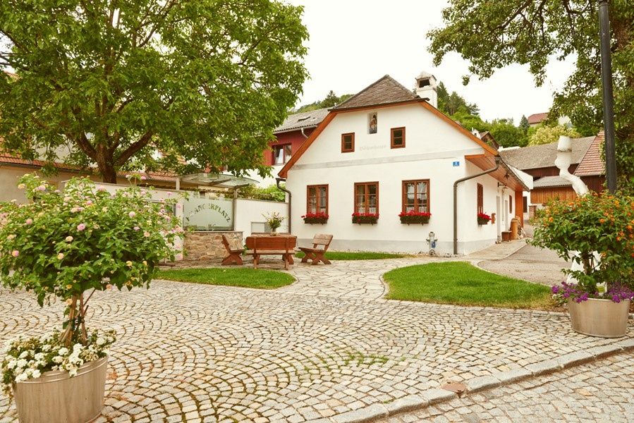 Námestie s pilierom Artstetten