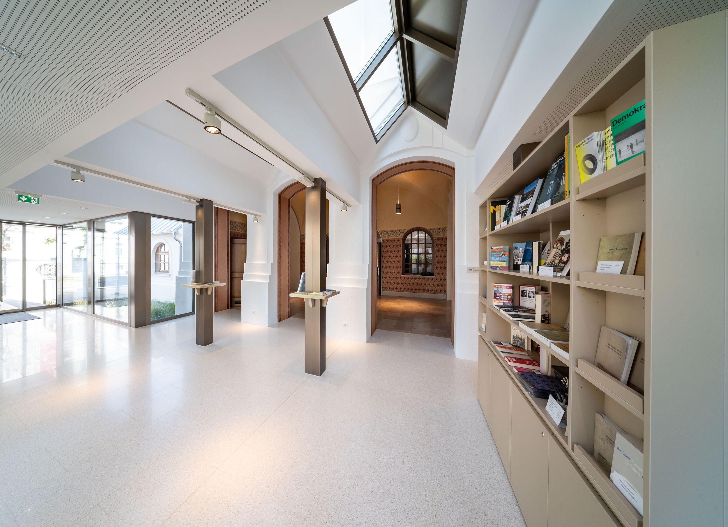 Bývalá synagóga, foyer