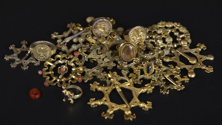 Fragments and complete vessels, &copy; Landessammlungen Nieder&ouml;sterreich, UF-22958