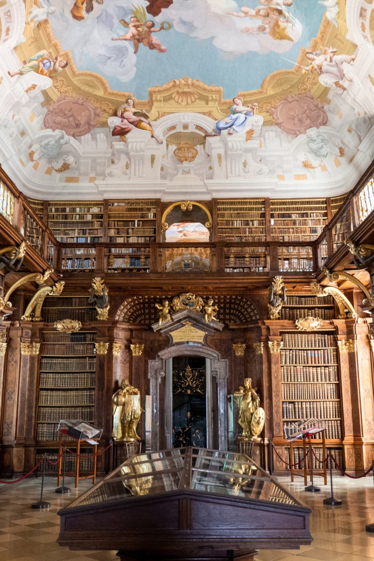 Staré knihy v barokovej knižnici., © Niederösterreich Werbung/Wachauinside