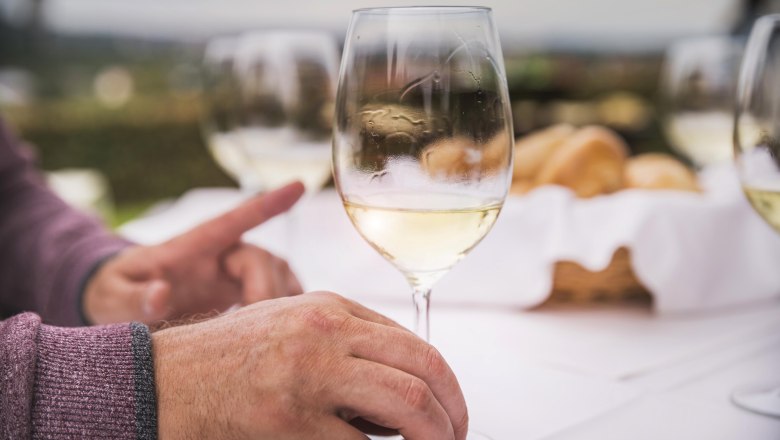 Wine enjoyment, &copy; Donau N&Ouml;/Daniela Matejschek