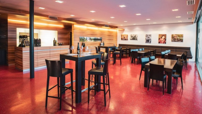 Tasting room, &copy; Michael Parak