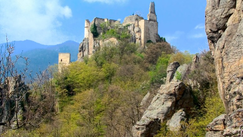 Dürnstein ruins on the Welterbesteig Wachau - Wachau World Heritage Trail, © Franz Hauleitner