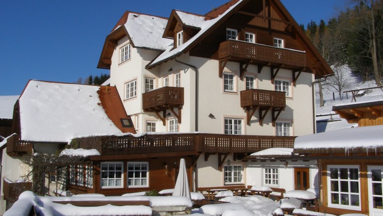 The Althammerhof in winter dress, © Althammerhof, Julius Schneidhofer