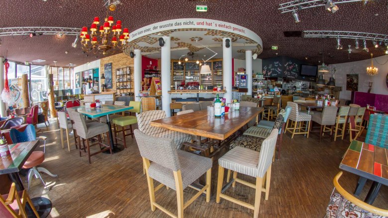 2Stone Hipper interior, &copy; 2stein_Kastner new media