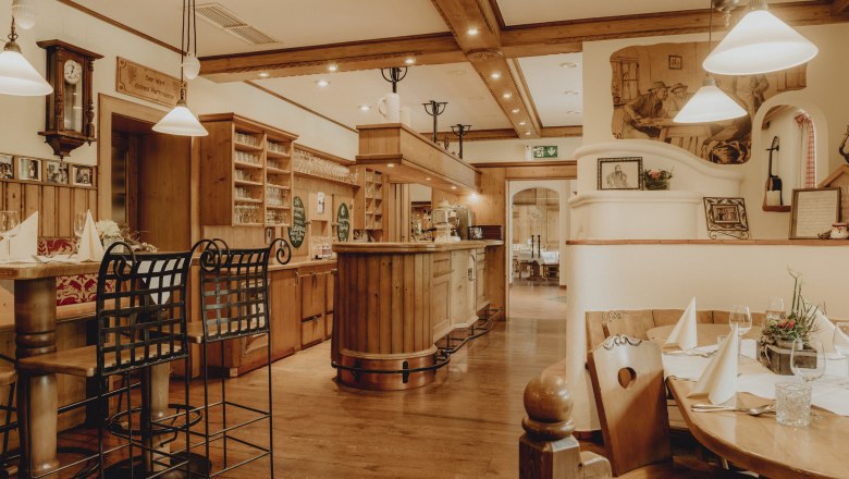 Take a seat under the lime tree or in the parlor, © Niederösterreich Werbung/Rita Newman