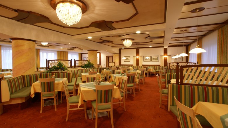 Hall in the Hotel Thier, &copy; Franz Thier