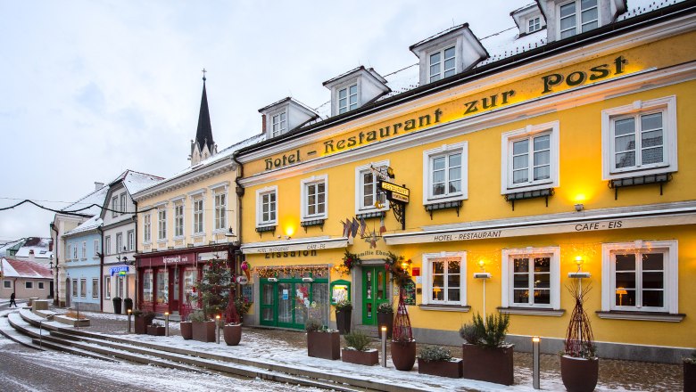 Exterior view in winter Hotel-Restaurant Zur Post, © Helmut Lackinger