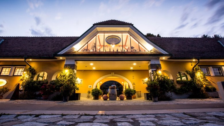 Vinothek Fohringer exterior view, © Vinothek Fohringer