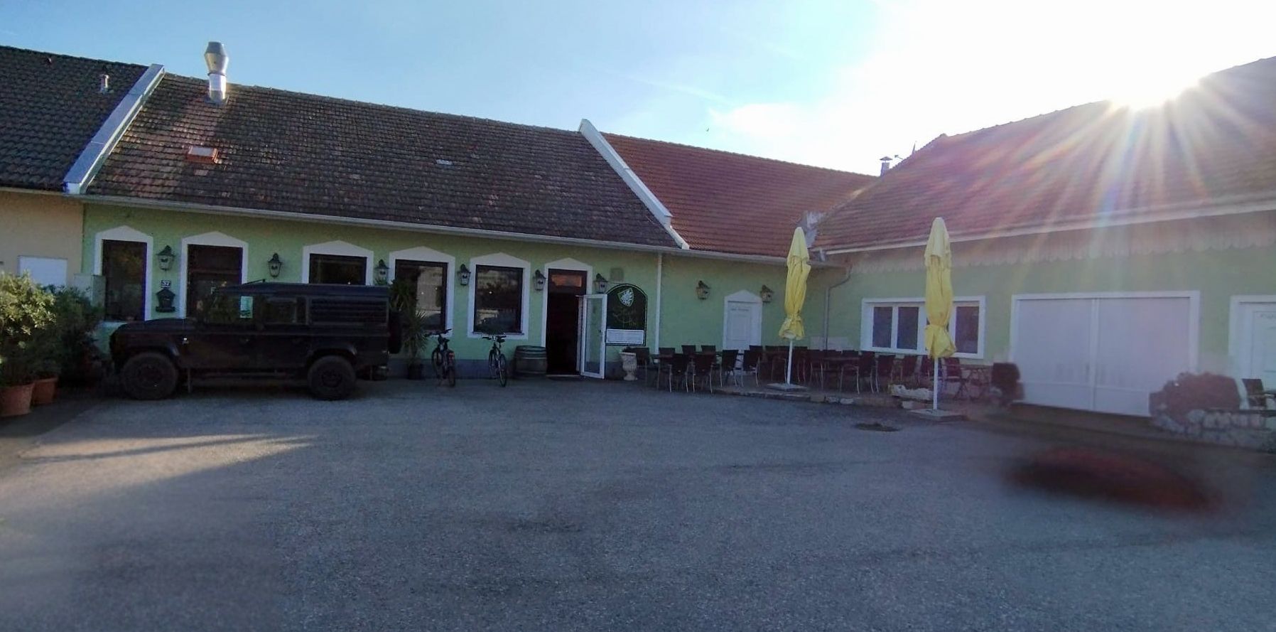Stixer Hof, Stixneusiedl, pohľad zvonku 
