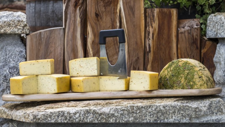 Sonnhalmberg farm cheese dairy, &copy; Theo Kust