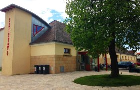 C&iacute;nov&aacute; fig&uacute;rka svet Katzelsdorf, &copy; &copy; Wiener Alpen in N&Ouml; Tourismus GmbH, Foto: Sophie Weinberger