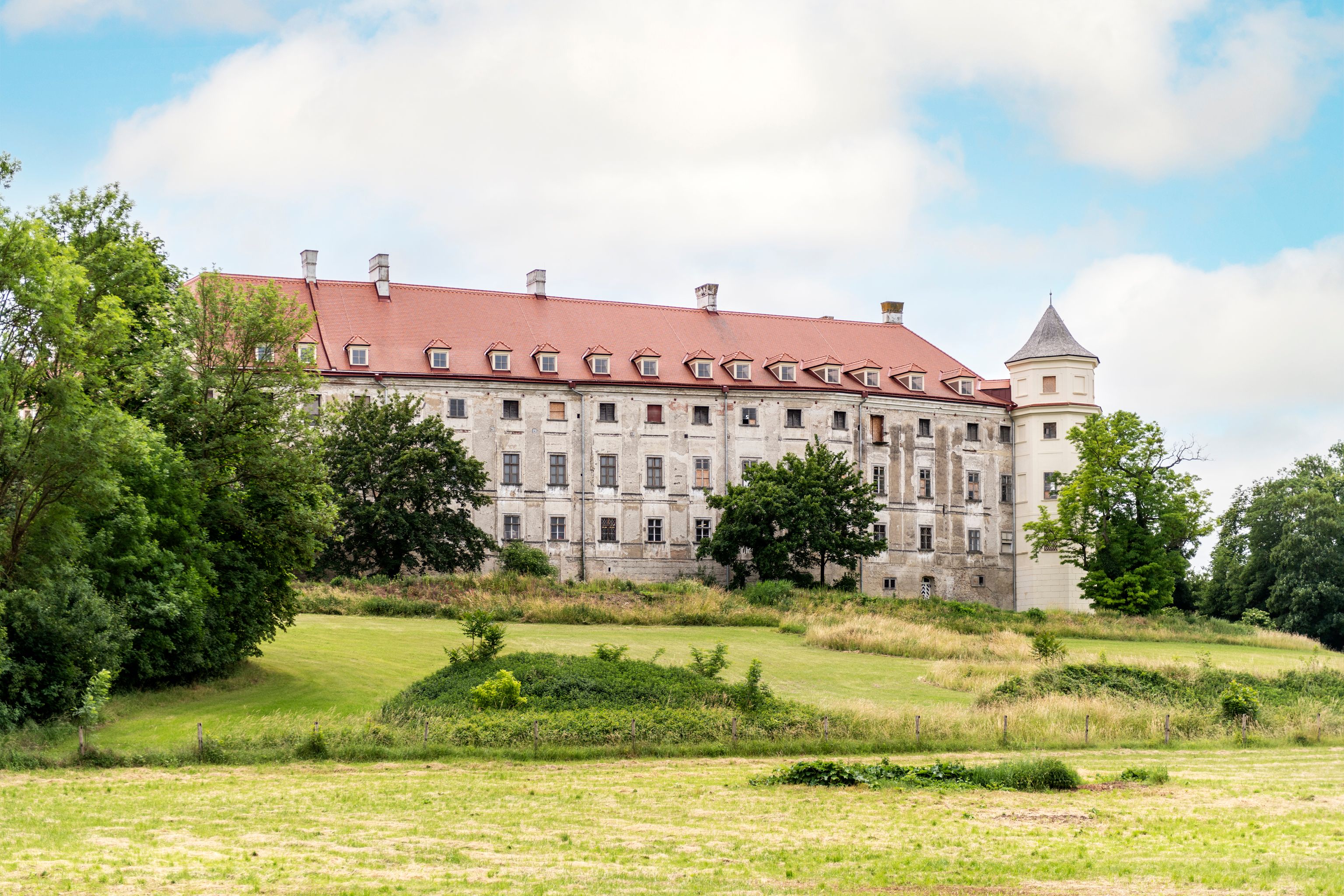 Hrad Petronell-Carnuntum Pohľad zvonku