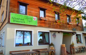 Eingang zum Schutzhaus Waxeneck, © Unknown