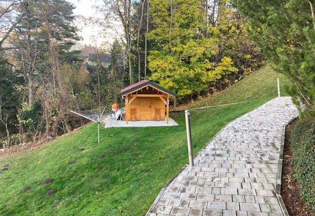 Garden area, &copy; Thomas Ruzicka