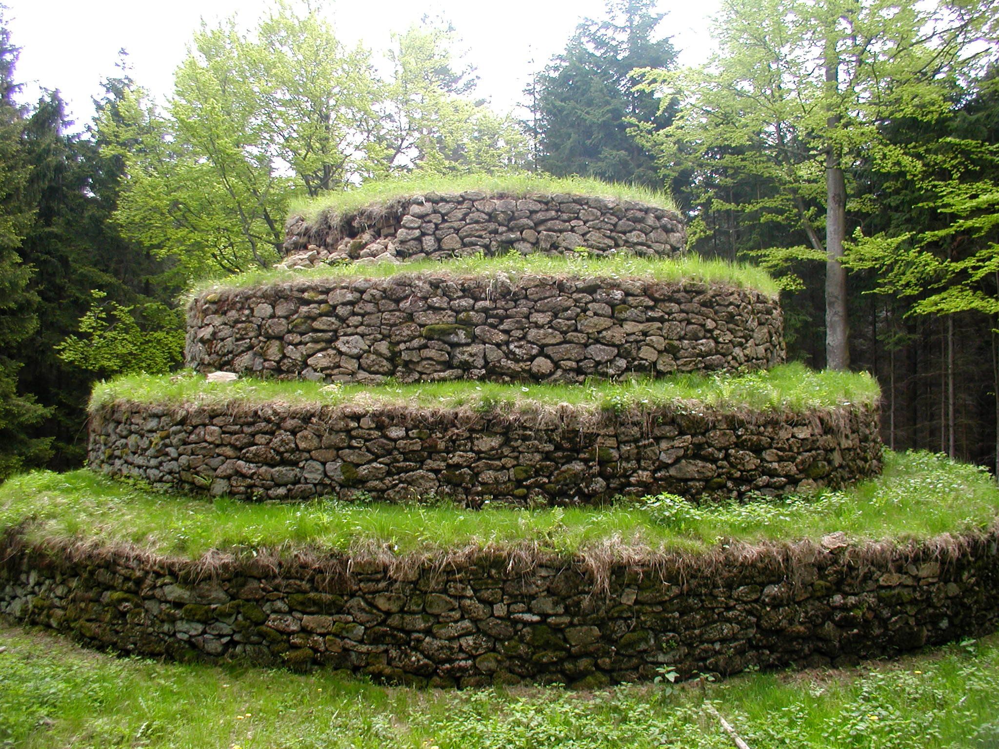 kamenná pyramída_8