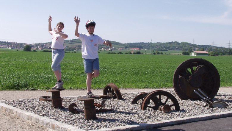 Archeologické odpočívadlo pri železnici, © Otto Semrad