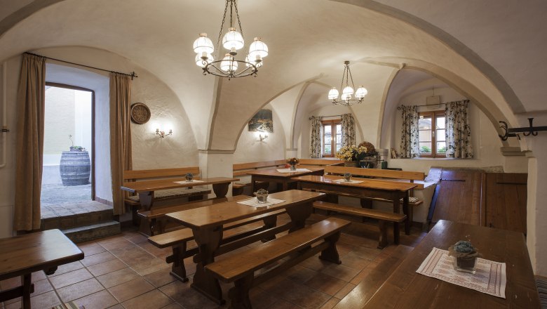 Heurigenlokal innen im Weingut Kronberger Karl, © Monika Loeff