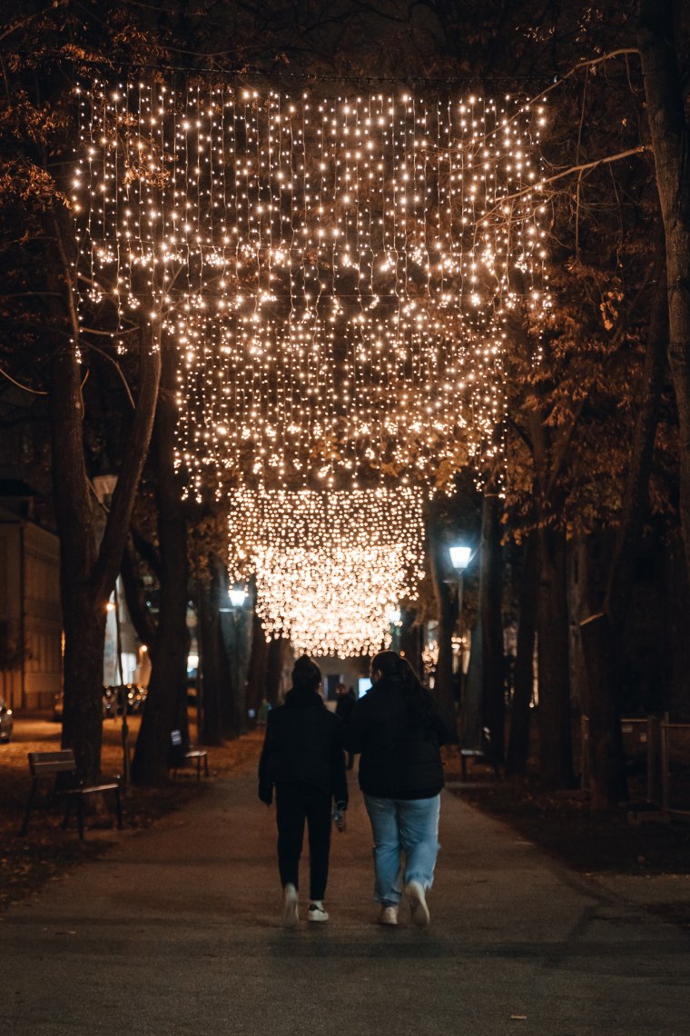 Adventná atmosféra vo Wiener Neustadt., © busyshutters