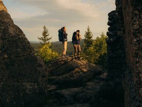 Nebelstein im Morgenlicht, Wandern, Felsen, Steine, Thayatalweg 630, Zusatzetappe Weg entlang der Lainsitz, &copy; Waldviertel Tourismus, Melanie T&ouml;bbe