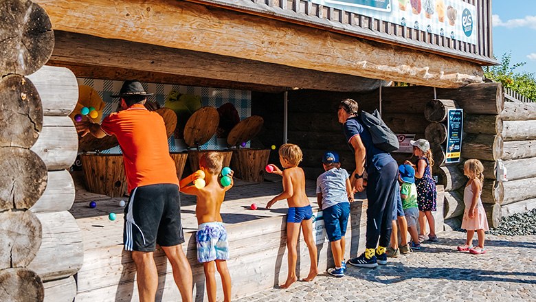 Eis-Greissler adventure park ice ball throwing, © Blochberger Eisproduktion GmbH