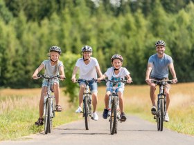 Thayarunde, Radfahren, Familie, &copy; Waldviertel Tourismus, Studio Kerschbaum