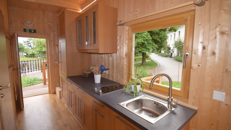 &Uacute;tuln&yacute; karavan na farme Esperanza, &copy; Mag.a Martina Kotzina, Esperanza- Zentrum f&uuml;r tierunterst&uuml;tzte P&auml;dagogik