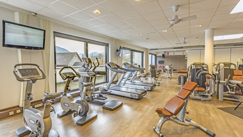 Modern indoor fitness studio, © Emotion Therapiezentrum GmbH