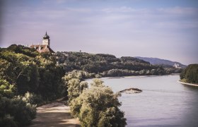 View of Sch&ouml;nb&uuml;hel, &copy; Daniela Matejschek