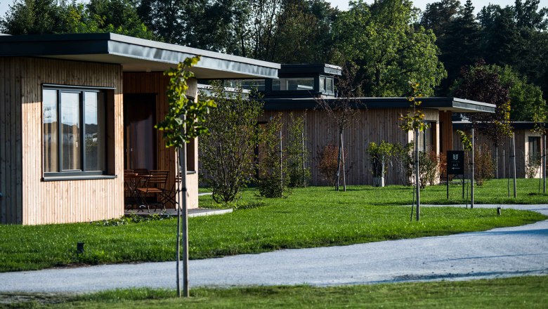 Pohľad na chaty zvonku, &copy; Nik Pichler