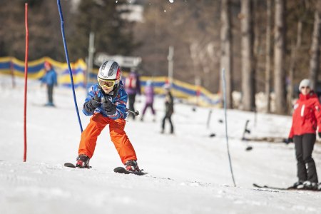 Detská lyžiarska zábava v stredisku Puchberg am Schneeberg, © Wiener Alpen/Martin Fülöp