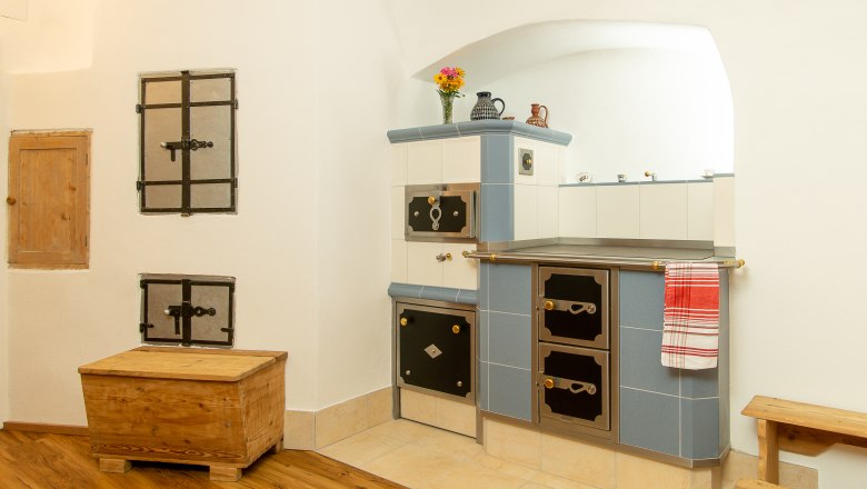 Tiled stove, &copy; Andreas Gruber